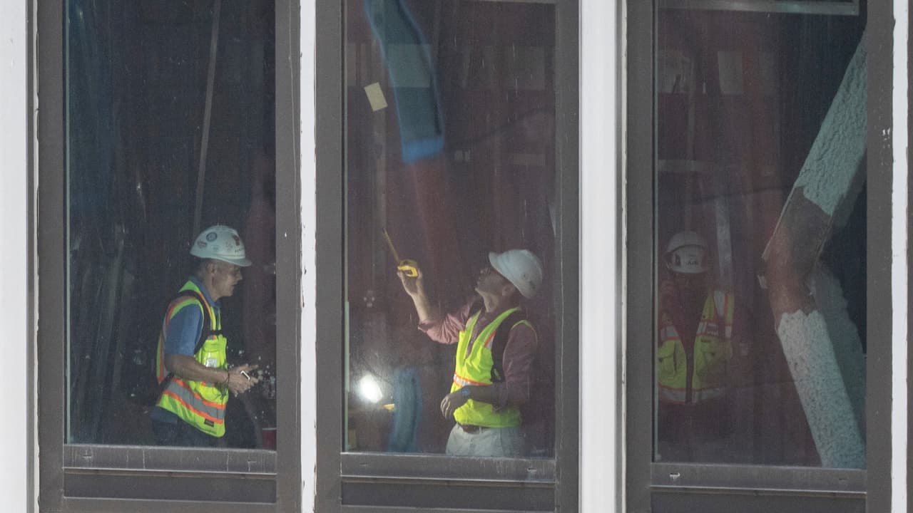 Reabren calles y permiten regreso de evacuados tras falla estructural en edificio de Midtown Manhattan
