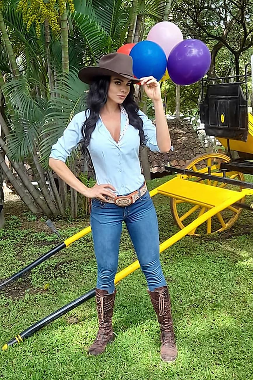 Ahora Livia regresa con una historia llena de pasión y un fuerte deseo por hacer justicia frente a la maldad. No te pierdas el 
<b>gran estreno de La Desalmada el lunes 23 de agosto a las 10P/ 9C por Univision</b>.