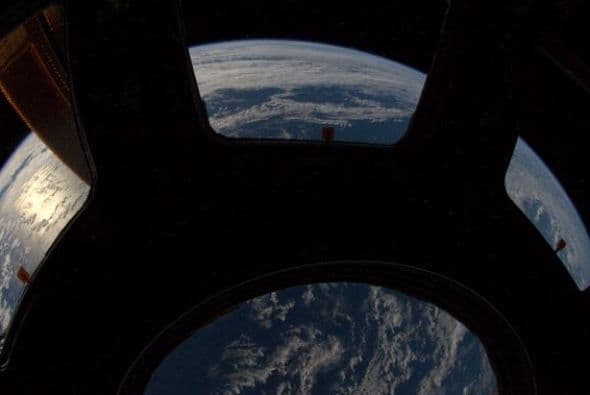 Con un lente de 12mm podemos confirmar que la tierra sí es redonda. Fotos: @astro_reid