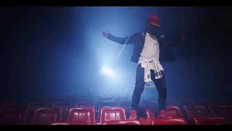 Con el hueco que dejaron los puertorriqueños, llegaron los colombianos a apropiarse del reggaeton. Fue el caso de J Balvin, quien después de lanzar dos discos en su país, consiguió fama internacional con el álbum 'La familia', del que se desprende el sencillo '6 am', a dueto con Farruko.