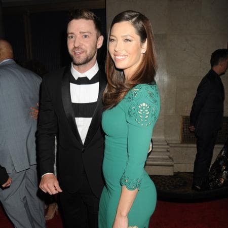 El portal 
<a href="https://www.usmagazine.com/celebrity-news/news/justin-timberlakes-making-a-big-effort-with-jessica-biel-after-pic-scandal/"><b>US Weekly</b></a> reportó que Jessica Biel aún no ha perdonado por completo a su marido 
<a href="https://www.univision.com/temas/justin-timberlake"><b>Justin Timberlake</b></a>, quien fue captado en actitud cariñosa con otra mujer, a finales de noviembre.
<br>