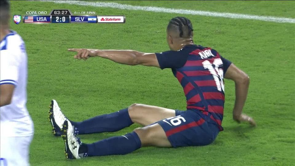 Corner. Tiro de esquina para USA