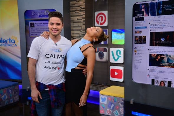 ¿Qué tal? Hasta parecía que JLo quería hacer una coreografía con William.