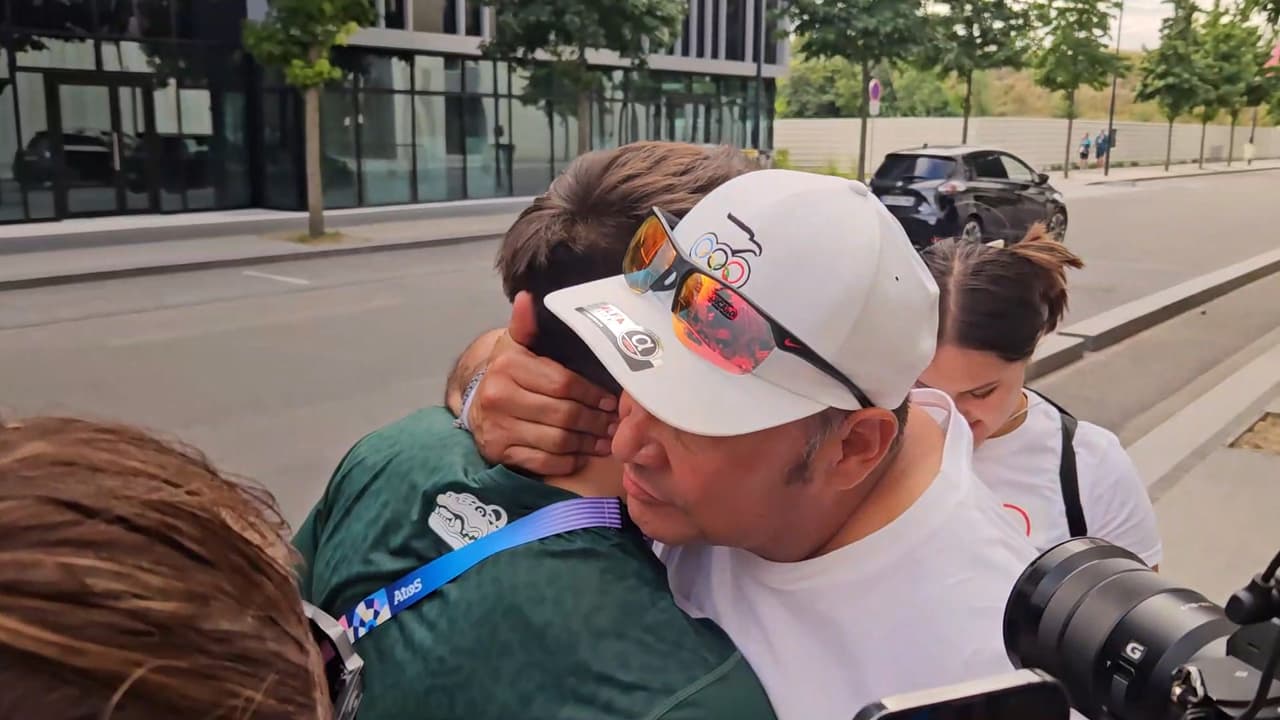 Osmar Olvera ofrece segunda medalla a su familia en emotivo reencuentro