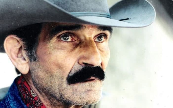 El actor vivió sus últimos años en esta institución, donde le gustaba pintar y exponer sus obras. Ingresó al recinto al quererse sentir independiente, por lo que rechazó la ayuda de sus hijos.