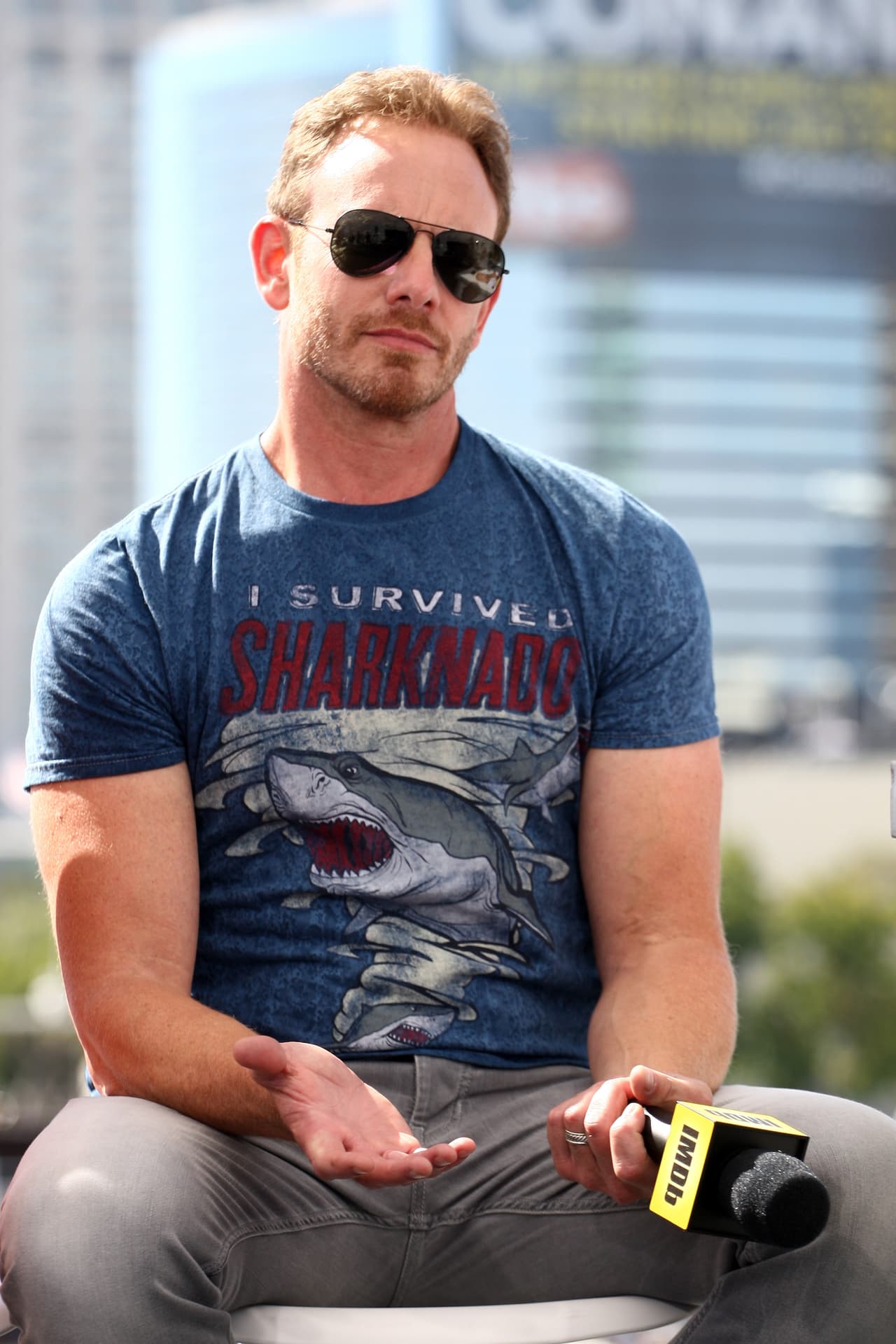 Y en 2013, encontró su cochinito de oro con las espantosas películas de 'Sharknado'.