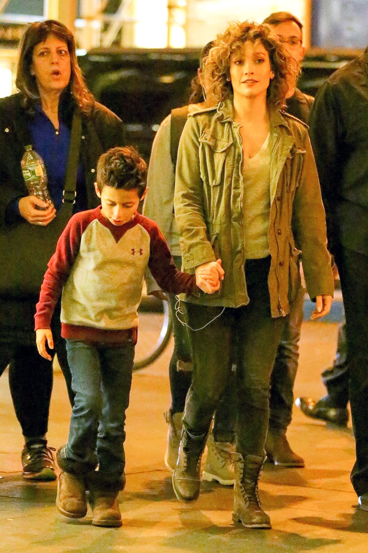 Tomaditos de la mano, muy cariñosos.