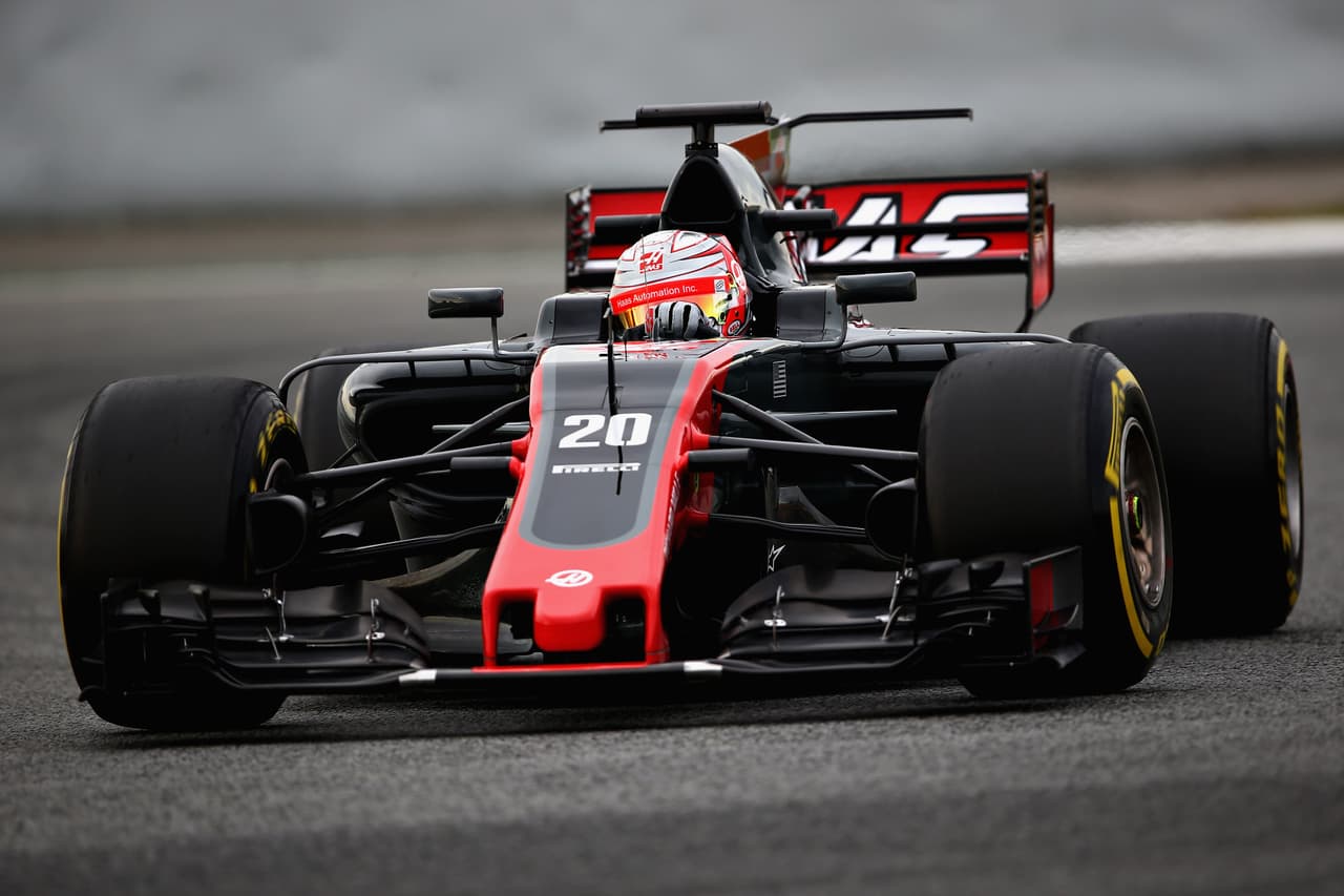 Haas F1 ya puso en pista su nuevo VF17, el modelo de esta temporada para competir en la Fórmula 1, en lo que será su segunda temporada en la categoría, tras el convincente estreno de 2016.