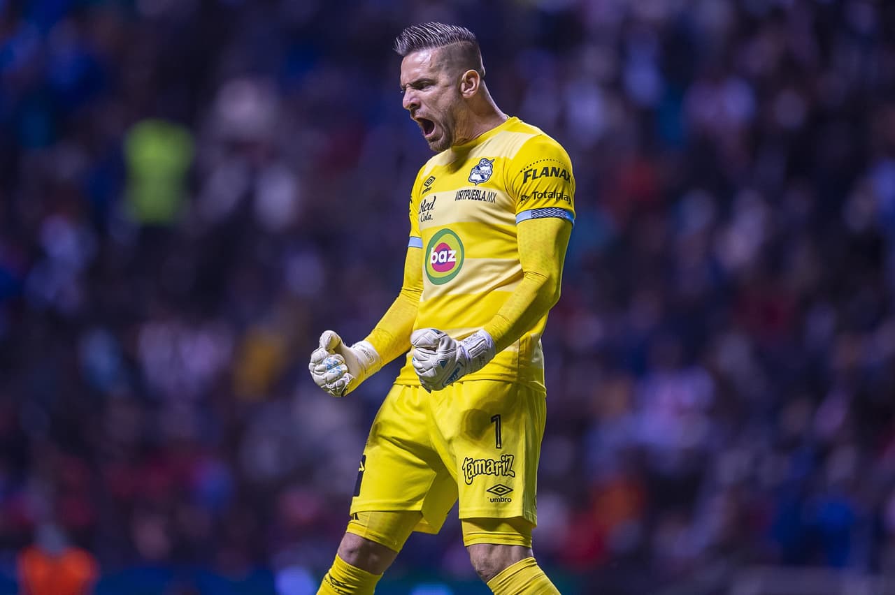 En tanda de penales, Puebla encontraría la llave para eliminar a Chivas con gran actuación de Antony Silva.