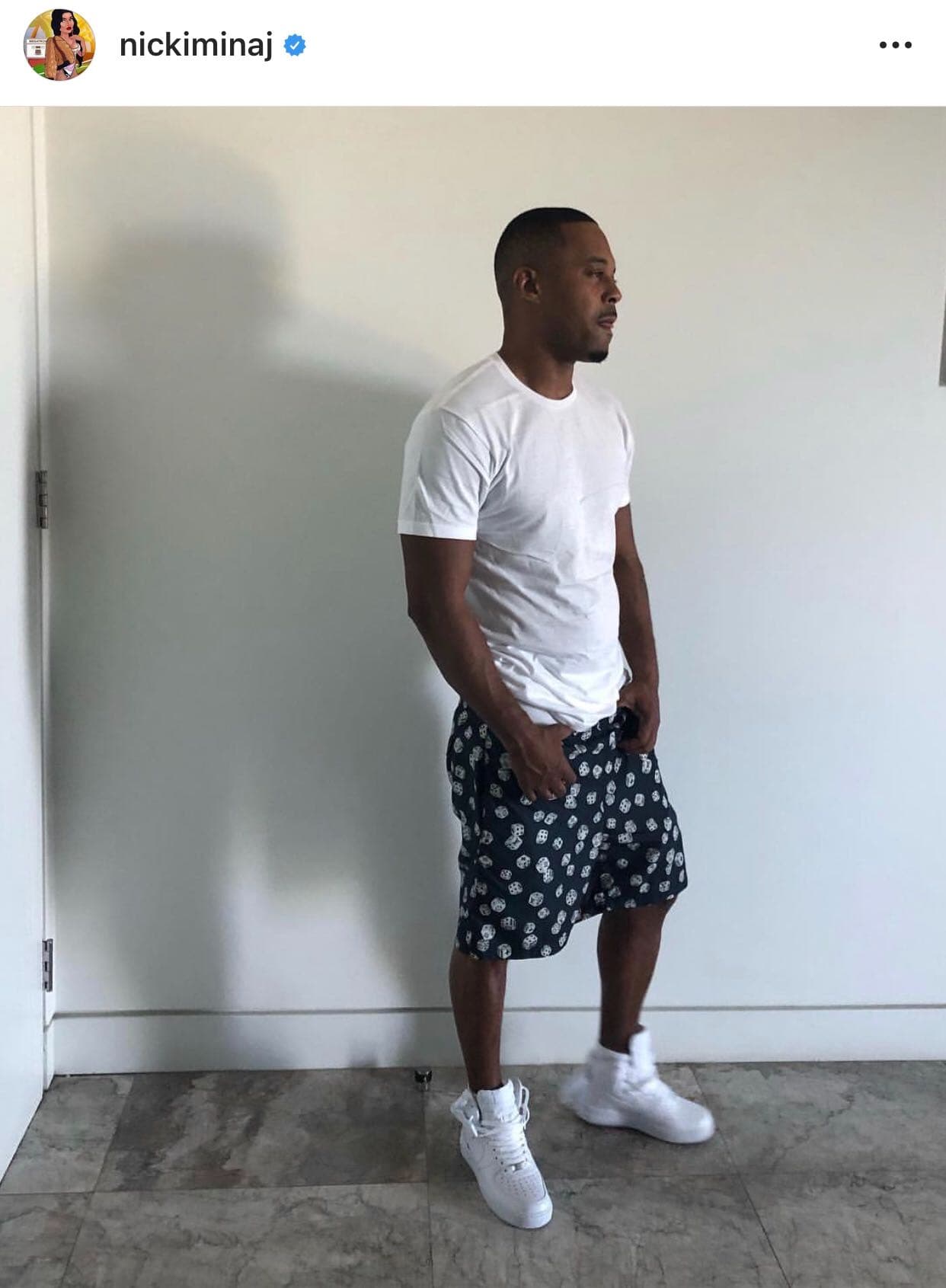 De acuerdo con las fuentes de ese sitio, Kenneth tiene un pasado problemático, ya que fue "condenado por intento de violación". Las fuentes de TMZ aseguran que Minaj confía en que ha madurado desde su tiempo en la prisión estatal de Nueva York a fines de la década de 1990.