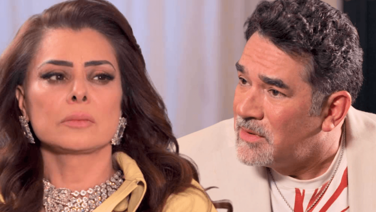 Manuel reconoce que Salvador ama a Carolina | Los Hilos del Pasado | Capítulo 59