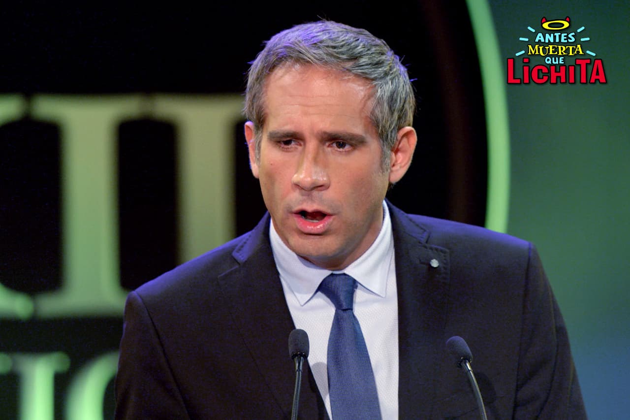 Roberto, dolido y borracho, le propone matrimonio a Luciana.