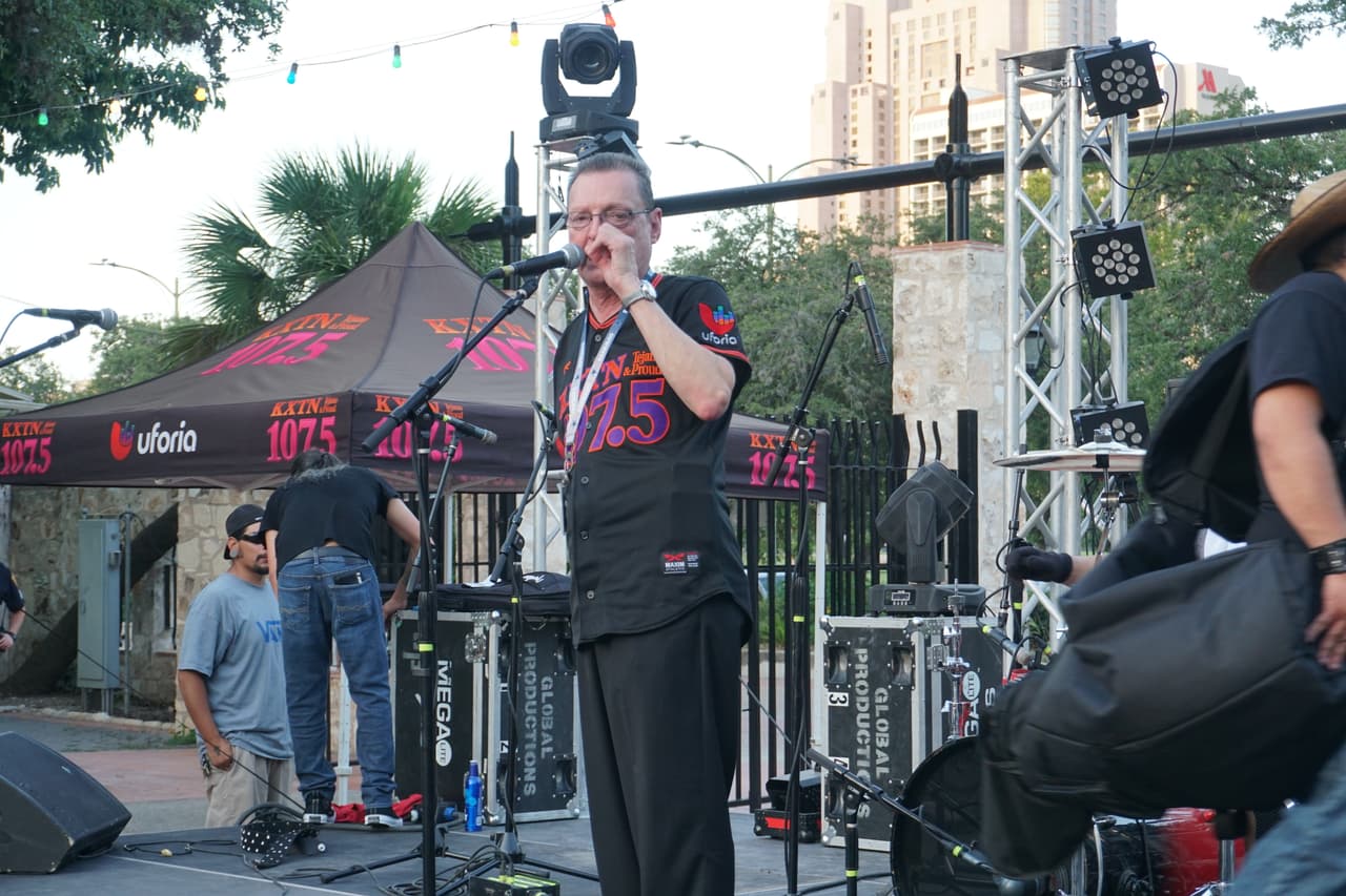 Ram Herrera, Los Banger Broz and Jorge Alejandro took the stage inside La Villita.