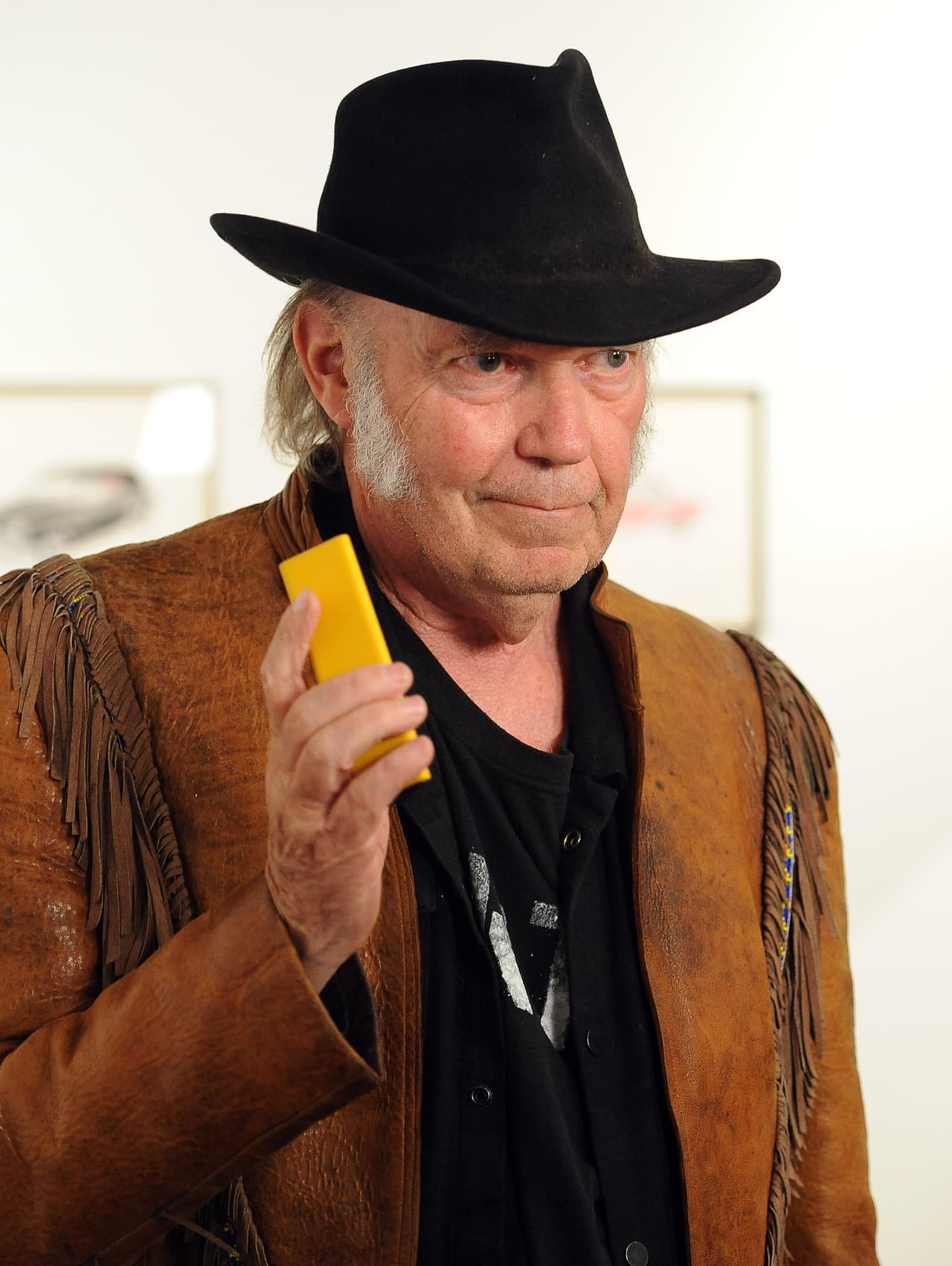 El músico Neil Young estalló cuando se enteró que Donald Trump había ocupado su tema 'Rockin’ in the Free World' en un par de apariciones.