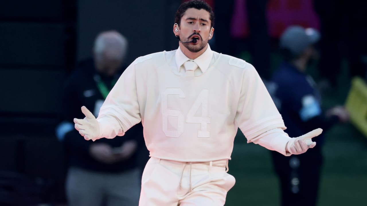 Aparentemente el "64" podría estar relacionado con la cifra de muertes mal reportada tras el huracán María en 2017.