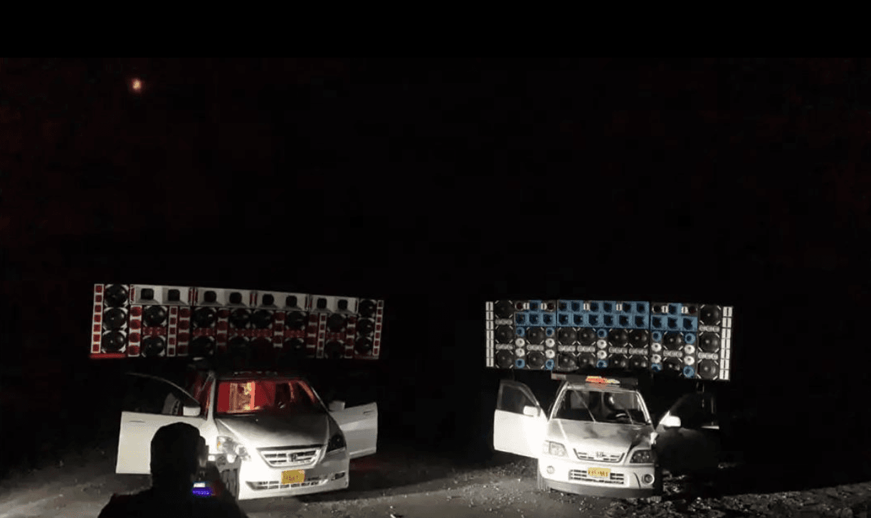 Se reúnen para compartir y hasta hacen competencias: “Pero no lo hacemos con fines de lucro. No hay premios ni nada de eso. Solo lo hacemos para que nuestros proyectos suenen bien. Es decir: por amor a la música”.