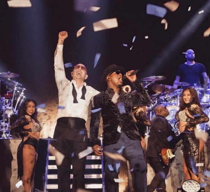 Pitbull como es tradición, celebró la llegada de un nuevo año con un mega concierto en Miami.