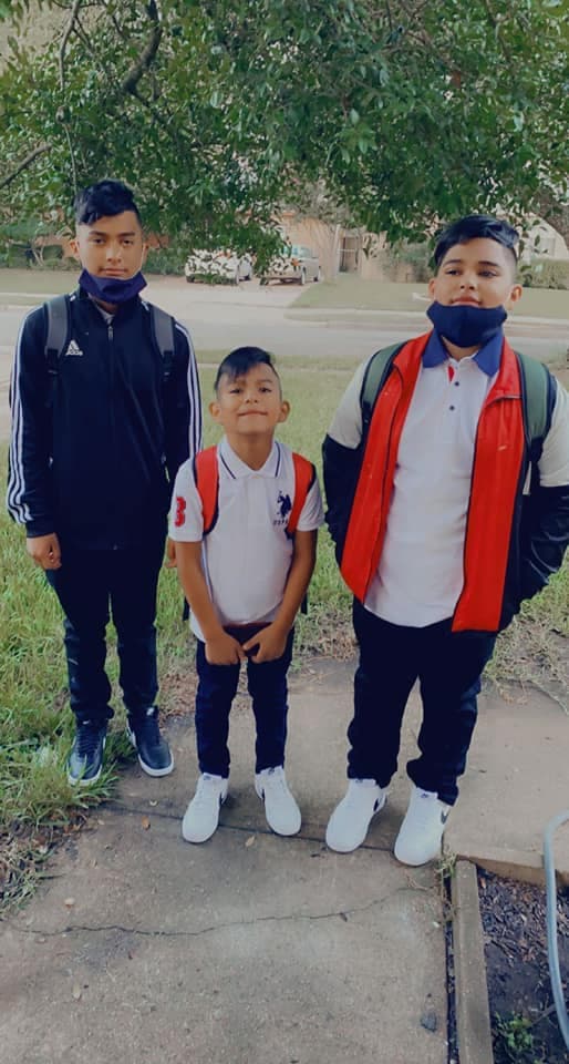 Algunos de los estudiantes llevaban sus mascarillas puestas.