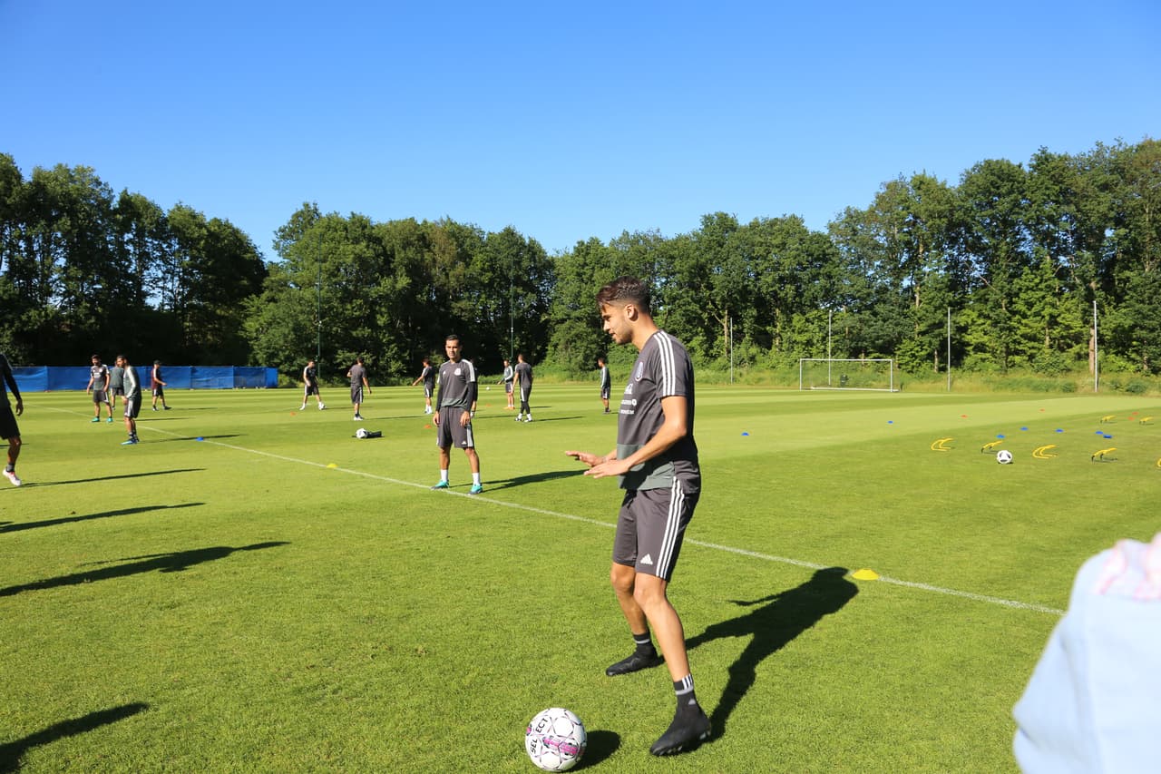 Las prácticas con Reyes fueron la gran novedad dentro del 'Tri' previo al partido contra Dinamarca.