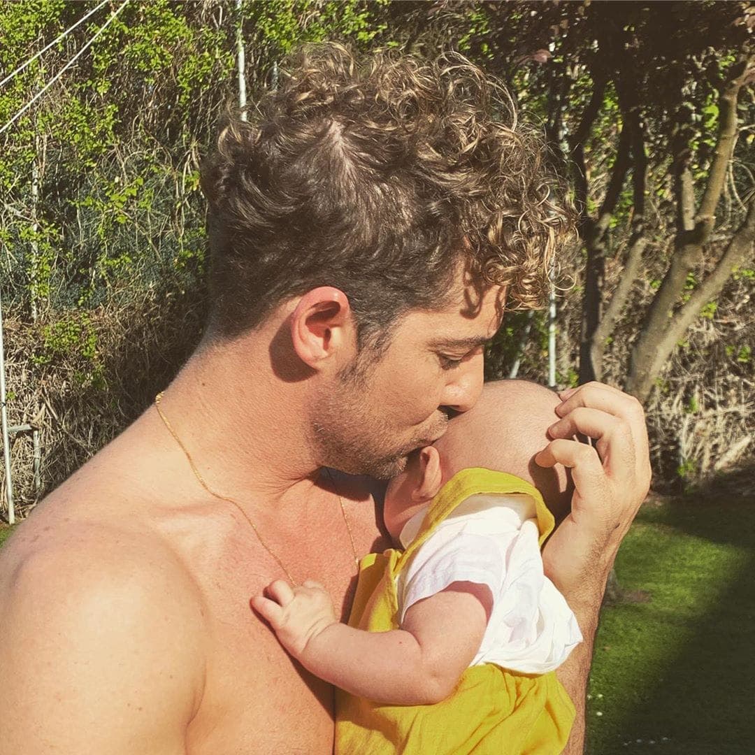 Matteo es el segundo hijo del cantante, pero el primero con su esposa Rossana.