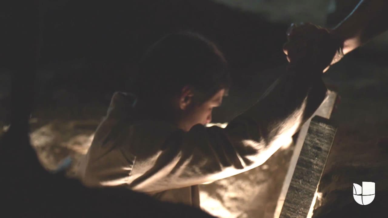 Una vez fuera, emprendió la huida en un auto de lujo.