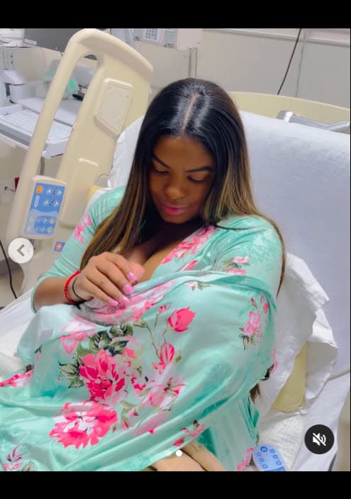Ella se convirtió en madre de una niña en junio pasado, solo tres días después de que
<b><a href="https://www.univision.com/famosos/anuel-aa-y-yailin-la-mas-viral-se-casaron-civil" target="_blank">Anuel AA se casó con Yailin La Más Viral. </a></b>
<br>