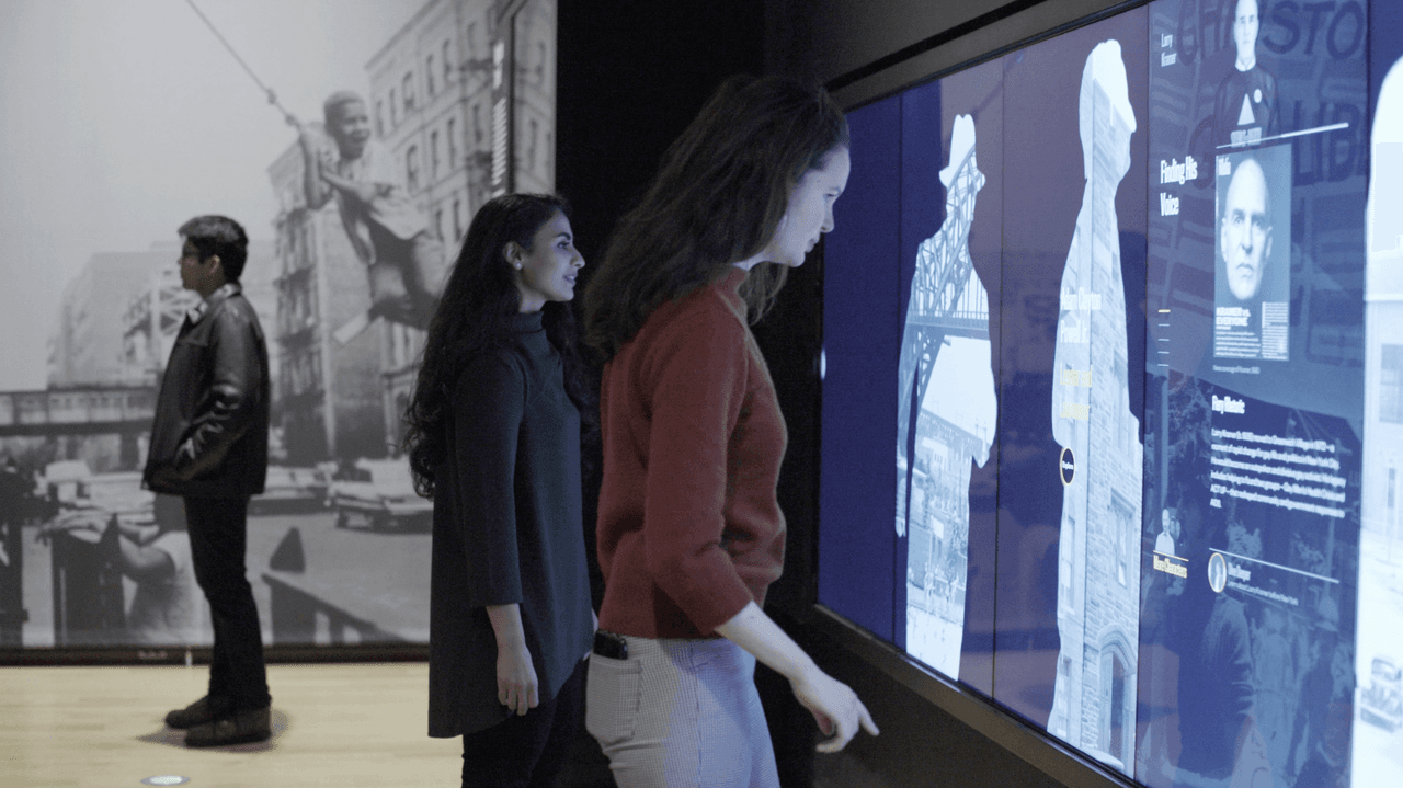 Los visitantes pueden conocer a los neoyorquinos del pasado en la galería World City.