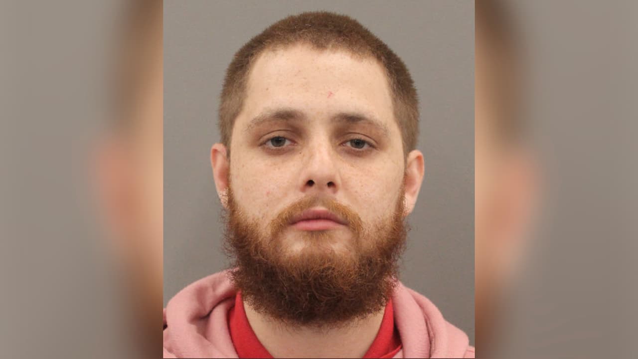 Arrestan a sospechoso tras atrincherarse y hallar a dos hermanos muertos en el suroeste de Houston