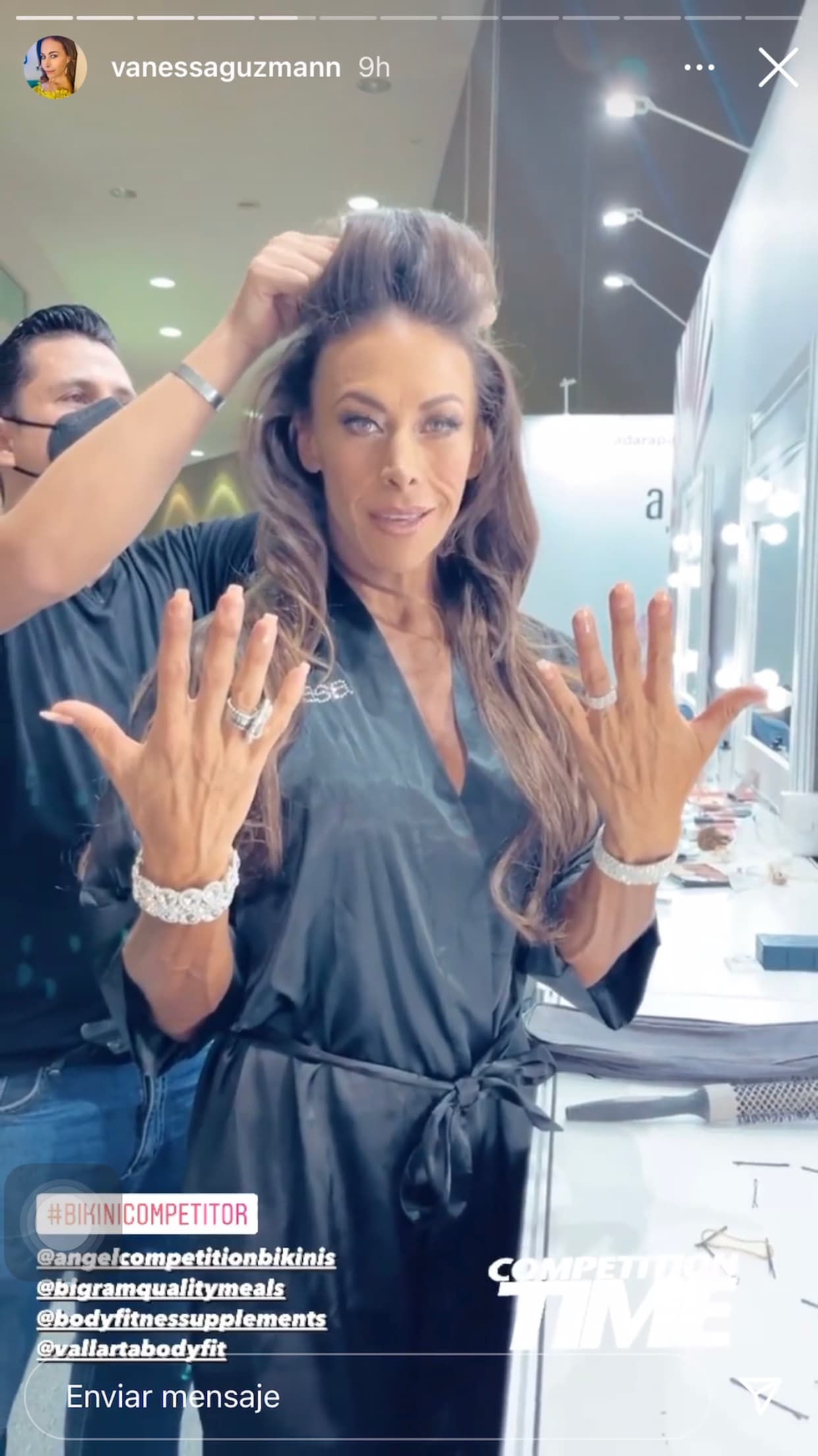 Compartió que para lograr el físico que ahora tiene se sometió a jornadas de "50 minutos de cardio en ayunas" diariamente. Después, "dos horas mínimas de entrenamiento diario y había días que se extendían a tres horas cuando hacía pierna". 
<br>