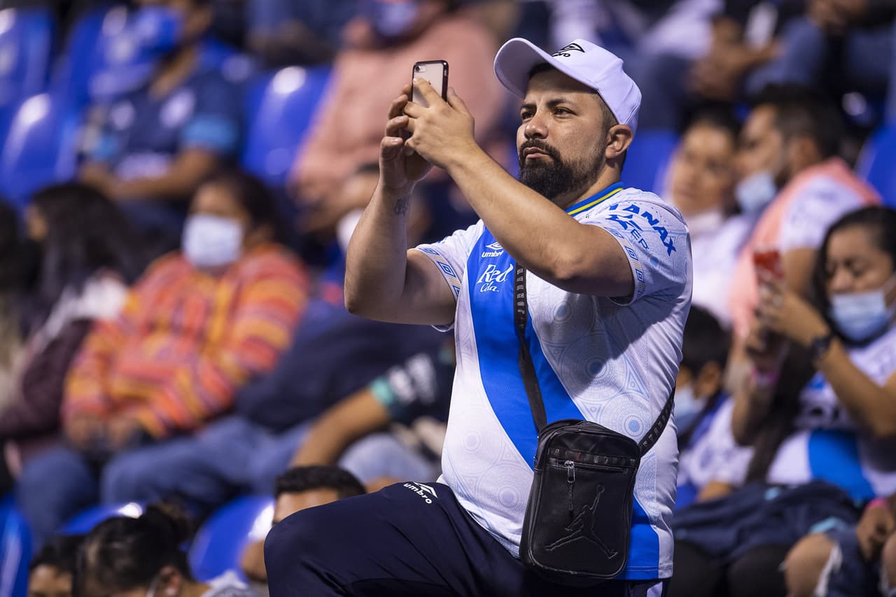 La afición de la Franja no deja al equipo, 10 mil personas se han abonado para el presente certamen.