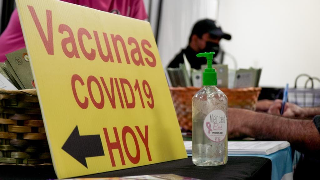 El servicio es totalmente gratis y no se requiere hacer cita para recibir la vacuna. 
<br>