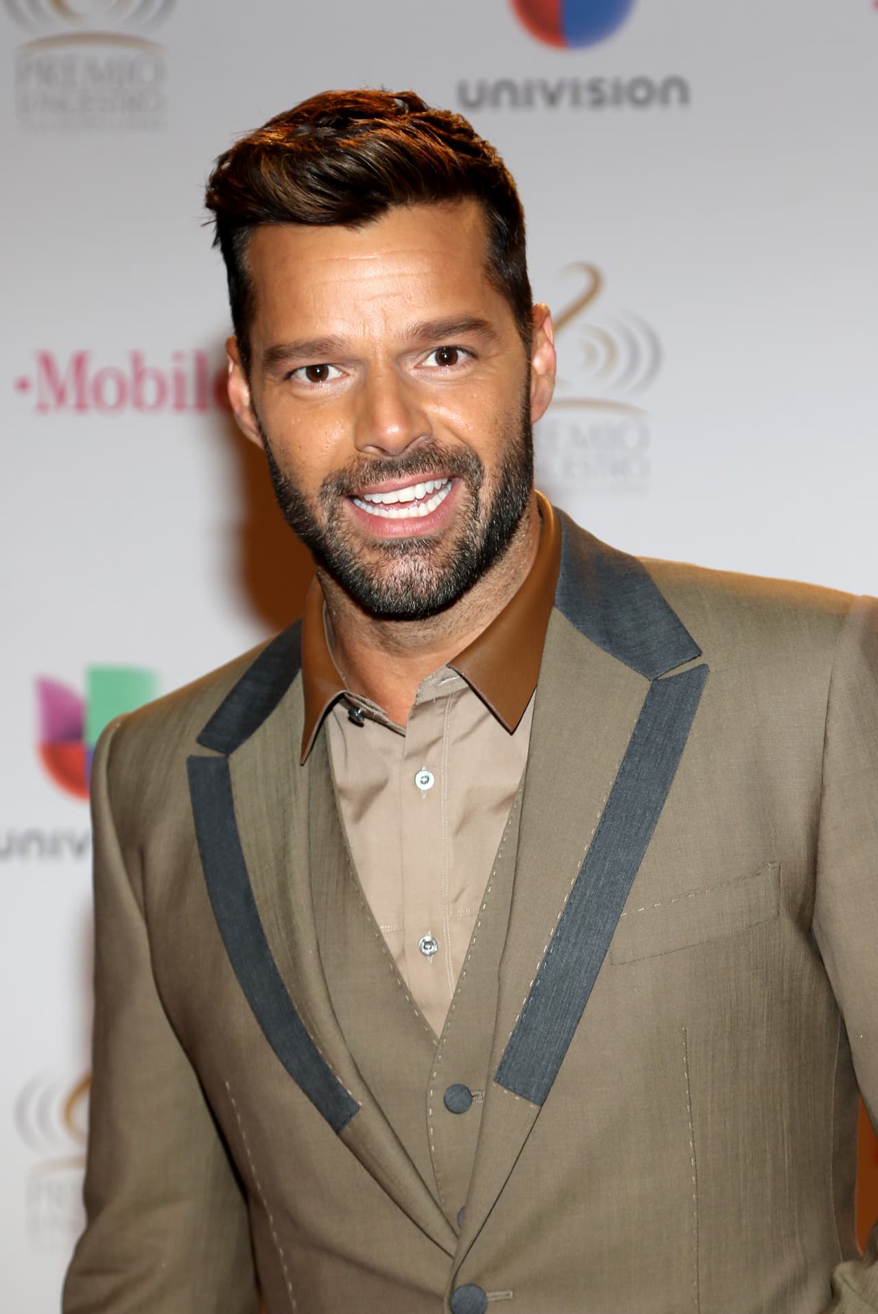 Ricky Martin Uno de los hombres a los que les sienta muy bien dejarse la barba es a Ricky Martin.