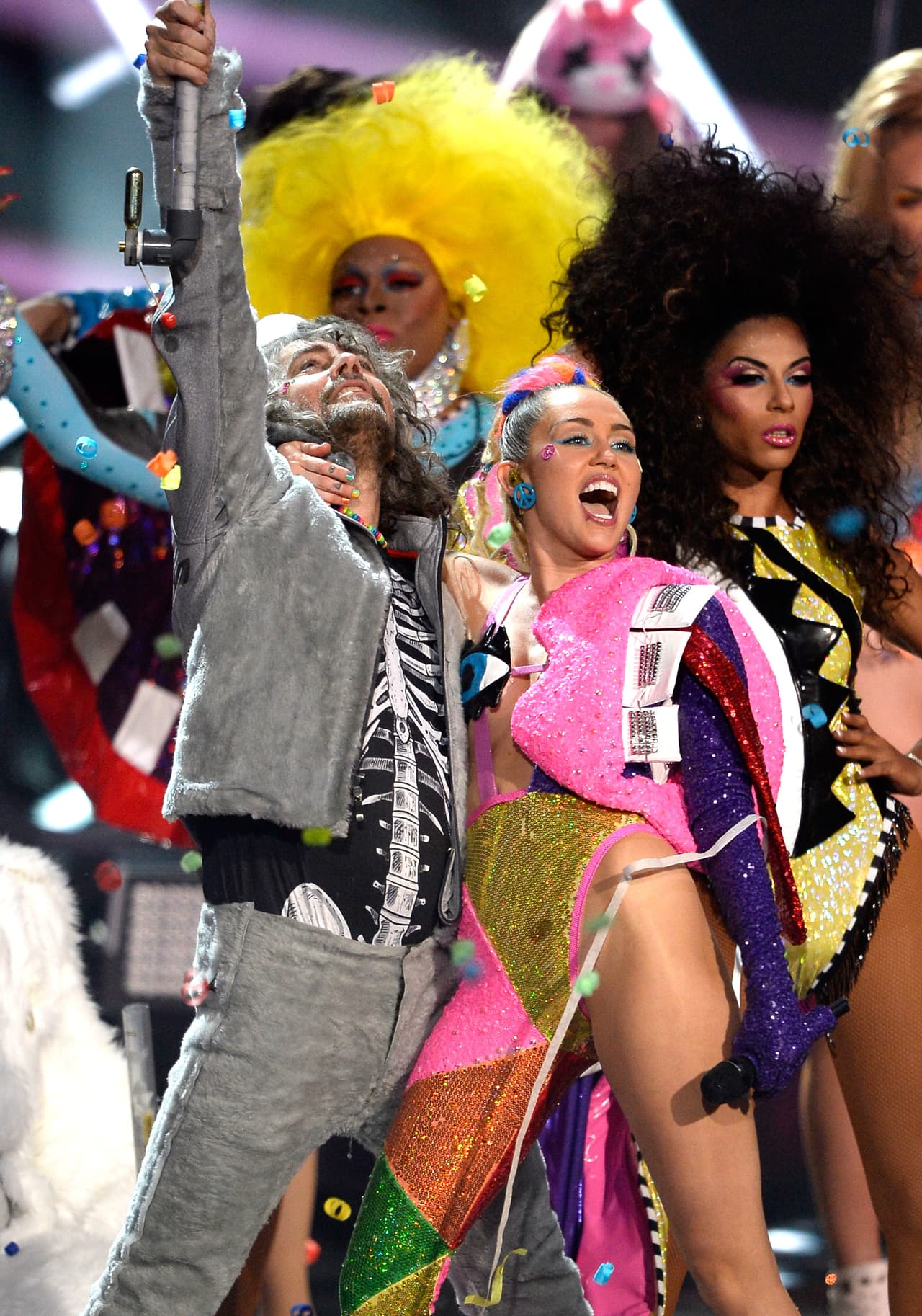 El nuevo CD de la cantante se llama 'Miley Cyrus and her Dead Petz'.