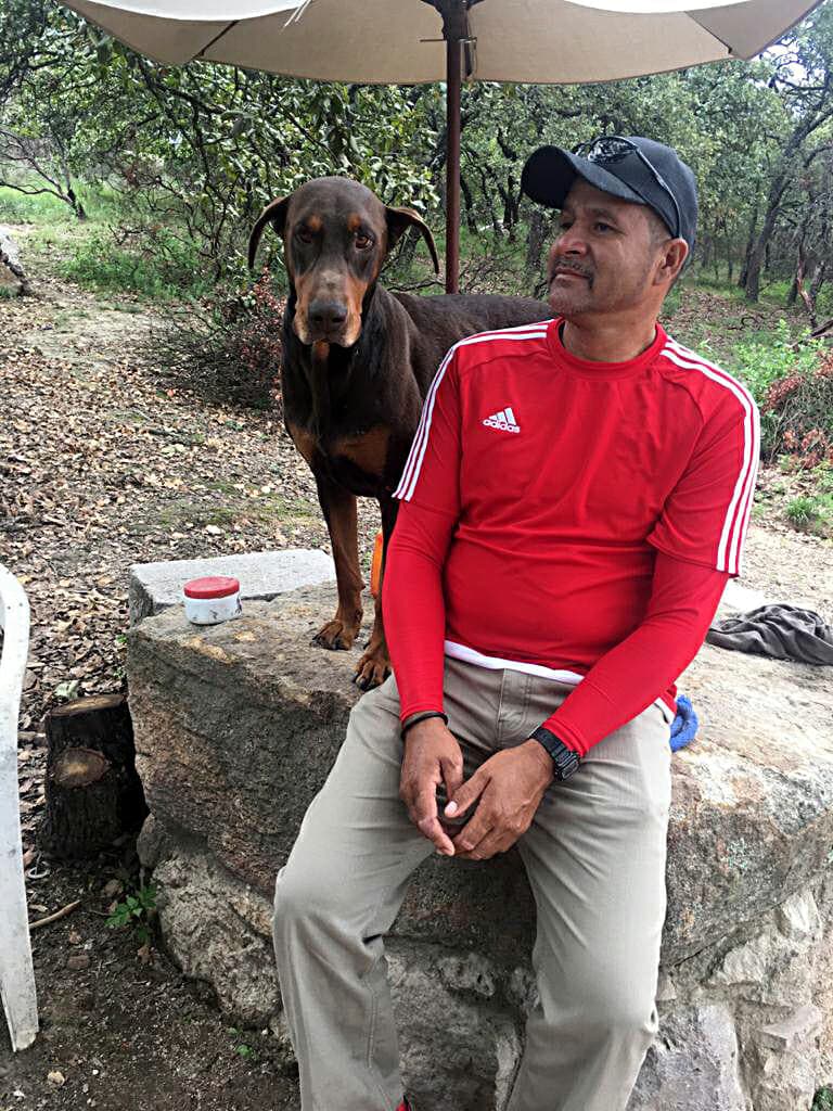 Marco Antonio Galván Gómez, quien trabajaba en Larsen Farms con una visa H-2A, murió de complicaciones de Covid-19 después de que su empleador hizo poco para ayudarlo a obtener atención médica.