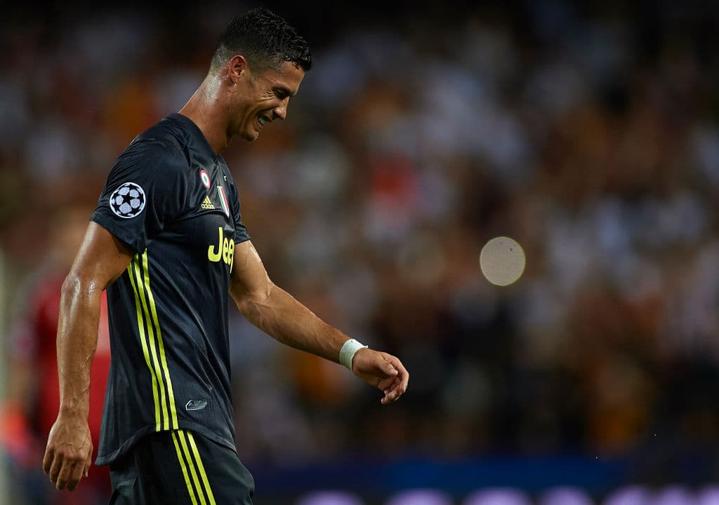 En medio de un llanto que fue motivo de memes y burlas de algunos y de la tristeza de otros, el delantero salió del campo en el triunfo de su equipo 0-2 de visita al Valencia.