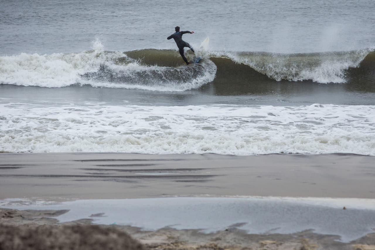 La fuerza de Joaquín también dejó una embarcación desaparecida la cual salió de Florida con 33 ocupantes con destino hacia la isla caribeña desaparecido cuando entró en la zona de influencia del huracán Joaquín. La Guardia Costera de EU continúa la búsqueda.