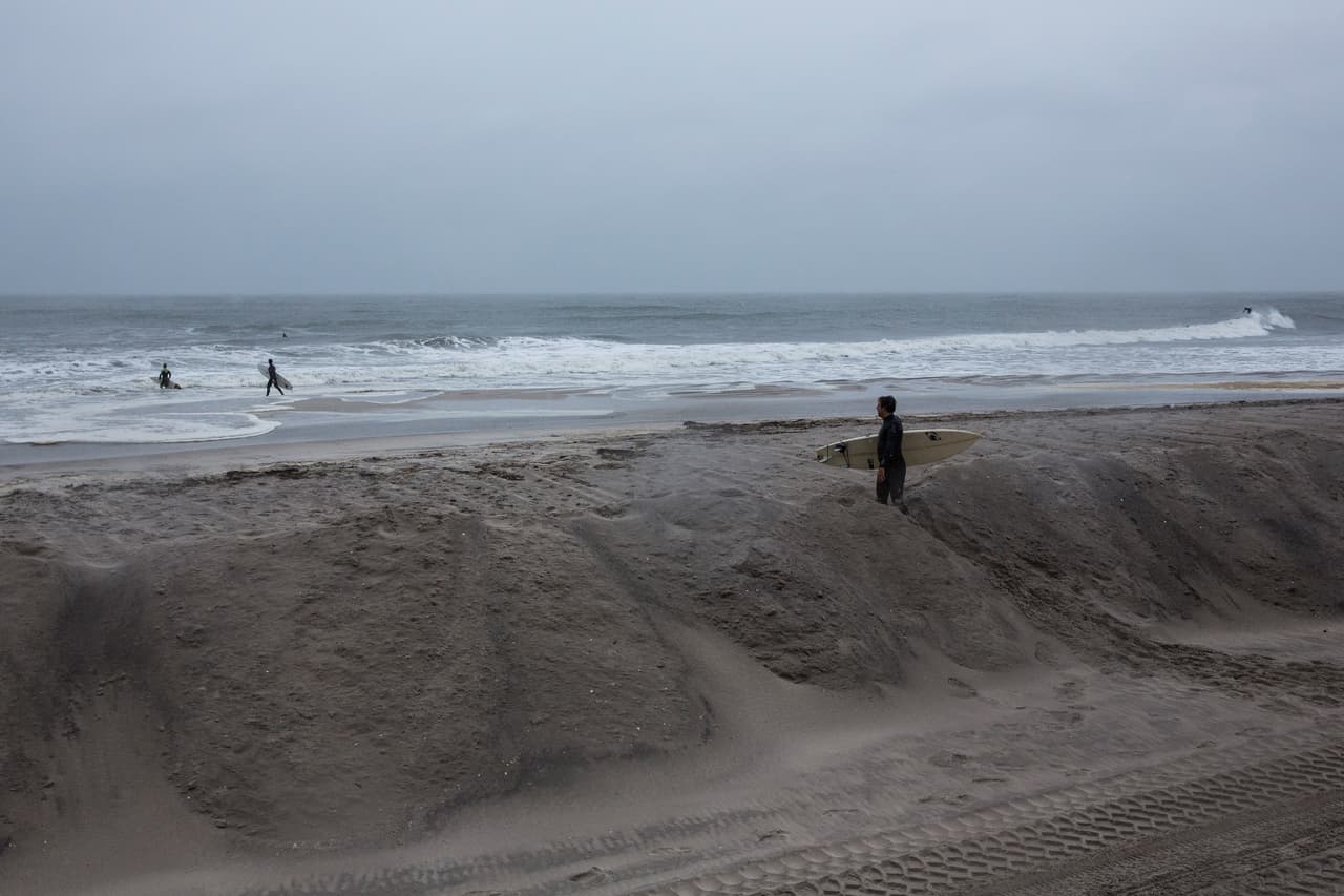 Sin embargo los efectos como fuertes lluvias y vientos se han dejado sentir en sitios como Nueva Jersey y Nueva York.