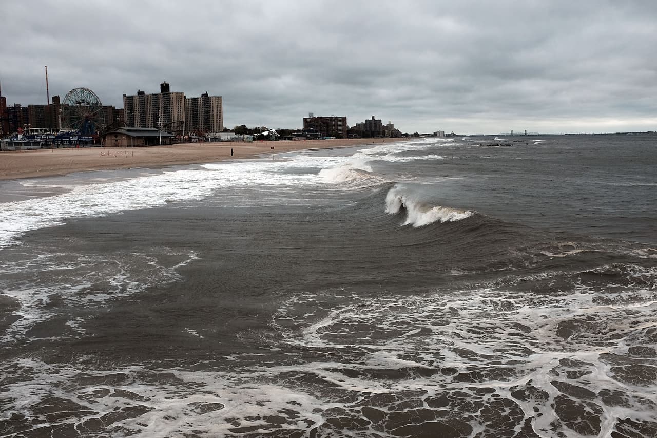 De acuerdo con el diario "Tribune 242", varias personas podrían haber perdido la vida a causa del fenómeno natural.