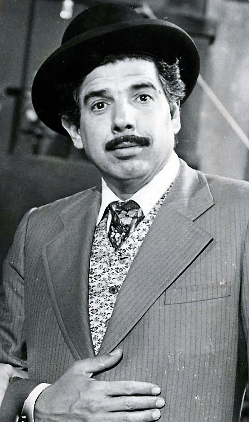 <b>Rubén Aguirre</b>: mejor conocido como el 'Profesor Jirafales', a quien le debe su debut en su carrera actoral, inicialmente, en la televisión mexicana. 
<br>