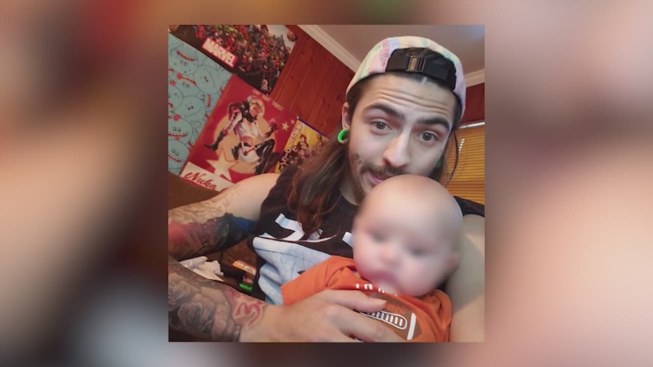 El reporte policial del incidente, al que tuvo acceso
<b>Noticias 34 Atlanta</b>, indica que los investigadores sospechaban desde el principio de que había "foul play" (mano criminal) tras el ataque armado. A la fecha, las autoridades no han dicho cómo es que Gil pasó de ser testigo a sospechosa, o cuál es la relación que tendría con los otros detenidos.