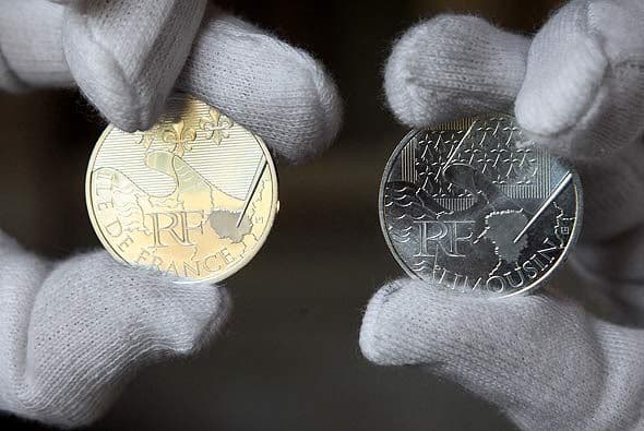 Una serie limitada de monedas salió al mercado desde principios de junio de 2009.