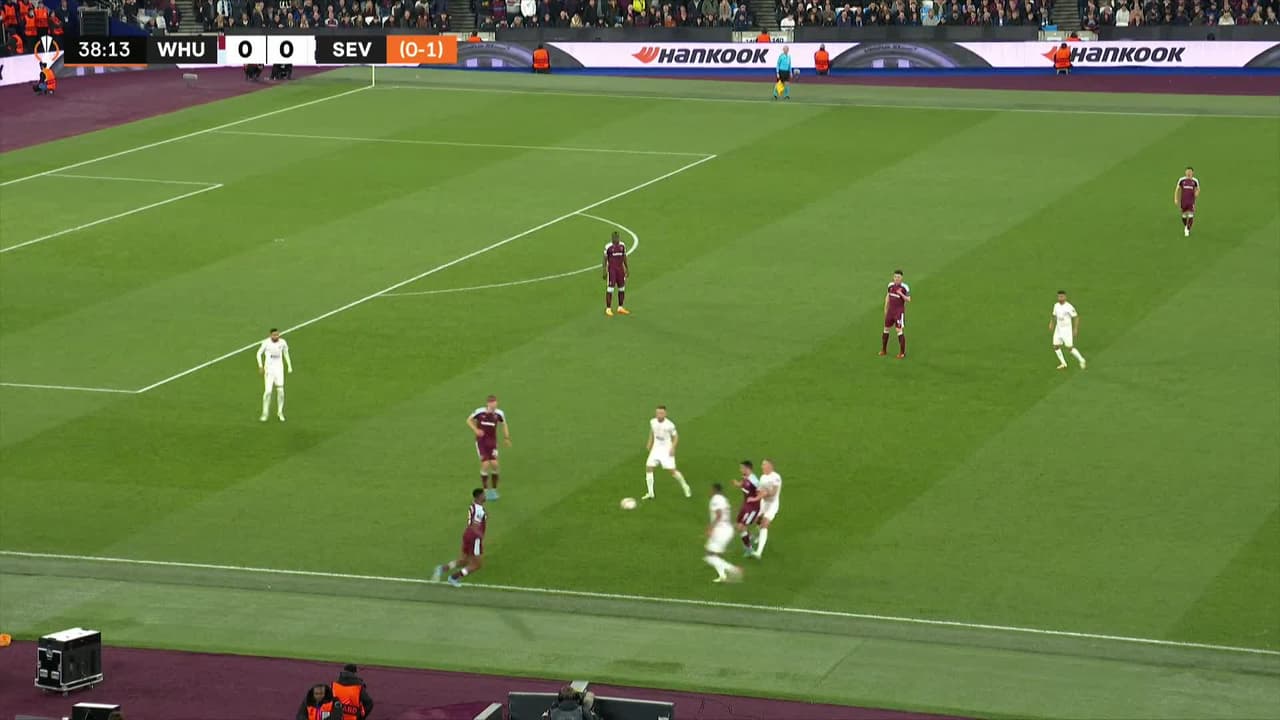 ¡GOL!  anota para West Ham United. Tomas Soucek