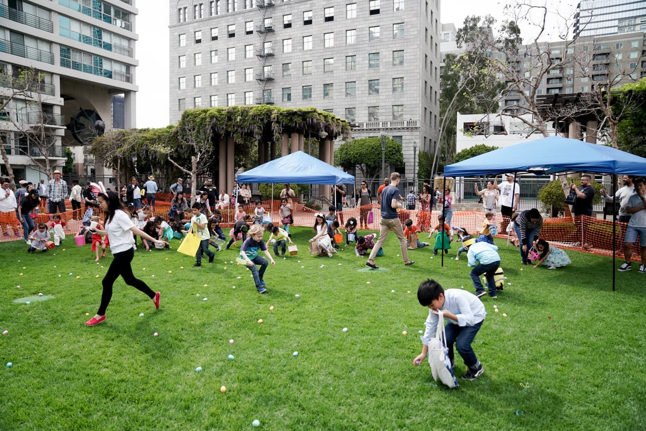 <b>“Easter Fest” en Grand Hope Park</b>
<br>Por eso se recomienda comprar las entradas con tiempo en línea. Los niños podrán disfrutar de brincolines, pintura facial, y juegos divertidos.
<br>
<br>Downtown Los Ángeles
<br>21 de abril, 1 p.m. – 5 p.m.
<br>$6
<br>
<a href="http://newcitychurchla.com/easterfest/" target="_blank">http://newcitychurchla.com/easterfest/</a>
