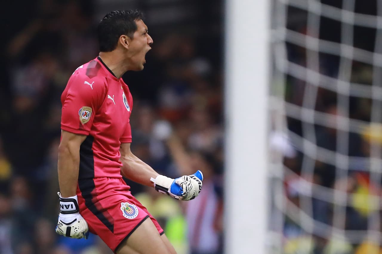 Y Oscar 'Conejo' Pérez, se dice, volverá a Cruz Azul para retirarse luego de más de 20 años de carrera como futbolista.