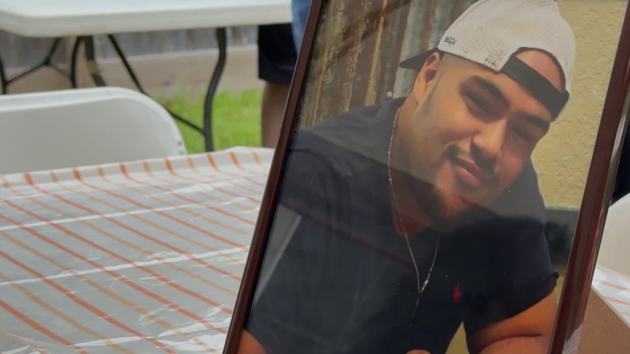 Realizan vigilia en Austin para honrar a víctima de tiroteo y recaudar fondos