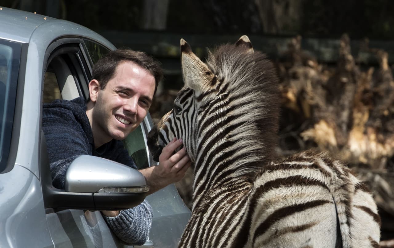 Cuando se dirigía al parque Serengeti, en Alemania, encontró una criatura muy especial.