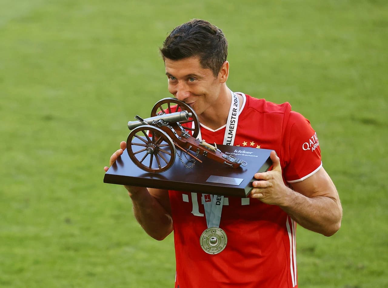El campeón goleador del futbol alemán, denuevo, es Robert Lewandowski, quien ha dominado el rubro en los últimos años.
