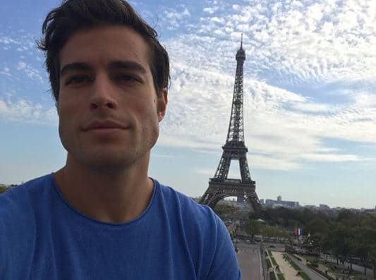 Danilo Carrera es muy celoso de su vida personal y siempre se opuso a ofrecer detalles de su vida privada. Lo que sí negó rotundamente fue que tuviese un romance con Michelle Renaud durante la grabación de 'Hijas de la luna'.