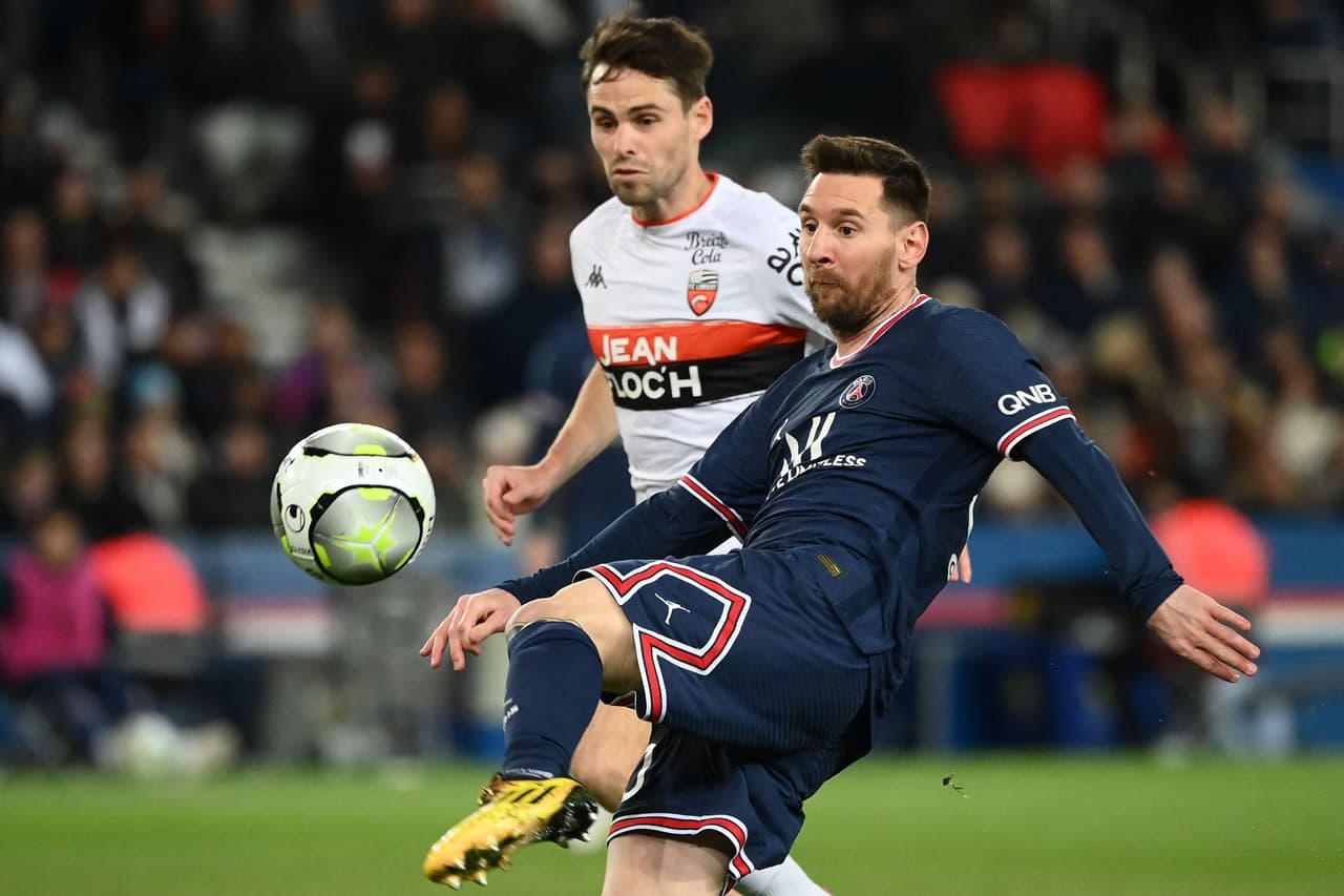 El PSG goleó al Lorient gracias a los dobletes de Neymar y Mbappé, así como otro tanto de Messi.