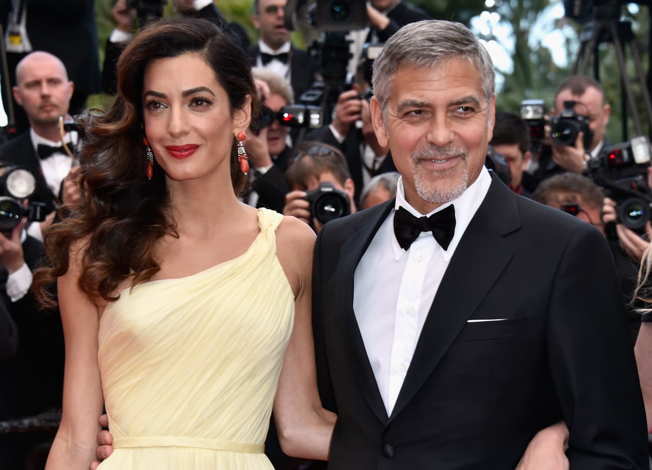 George Clooney y Amal Alamuddin (17 años de diferencia).